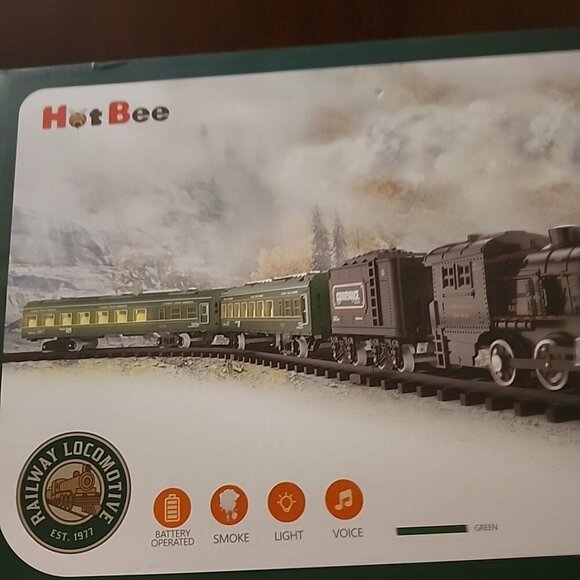 NIB Hot Bee 9015 Classic Train - Lights, Sound & Smoke! - Picture 3 of 6